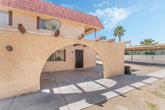 Building Photo - 1701 Cordoba Ln