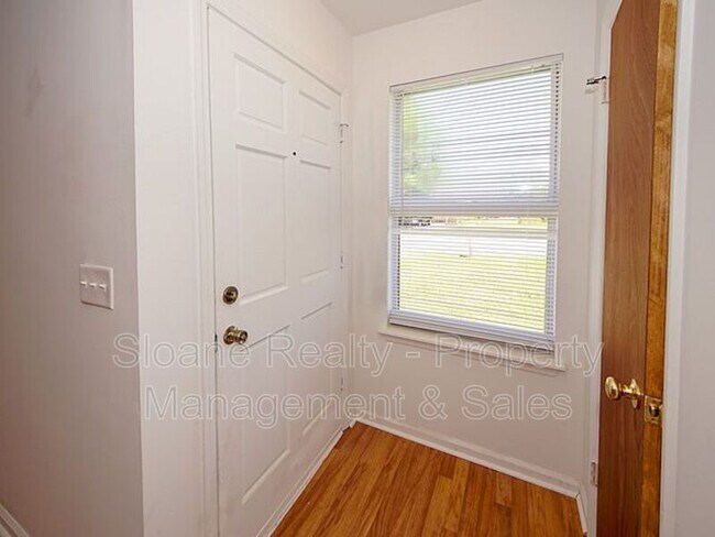 Building Photo - 5205 Napoleon Dr