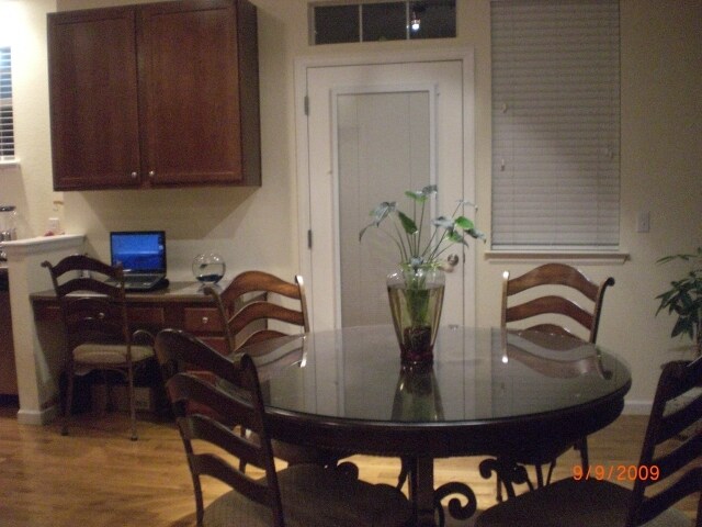 Building Photo - Stunning Condo In Westlake Townhomes!