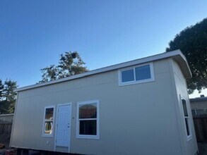 Building Photo - 913 Whittier Ave