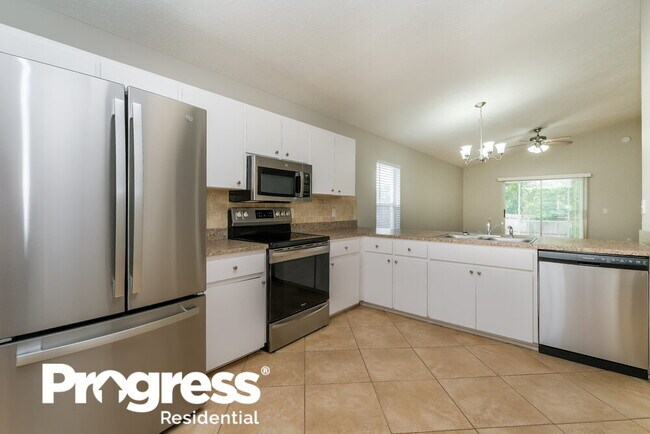 Building Photo - 11027 Kenmore Dr