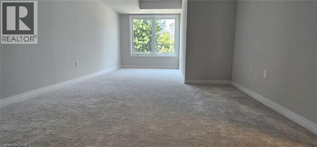 Photo du bâtiment - 50 Baynes Wy