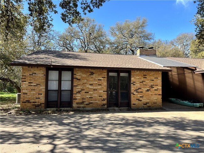 Foto del edificio - 401 Quail Run Dr