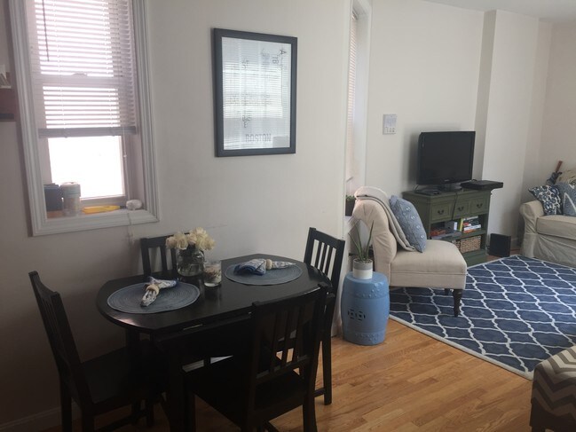 Foto del edificio - 13 Snow Hill St