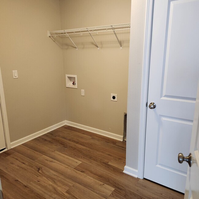 Foto del edificio - 1500 Primrose Dr SE