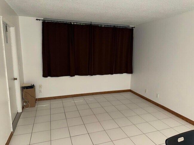 Foto del edificio - 9450 Live Oak Pl