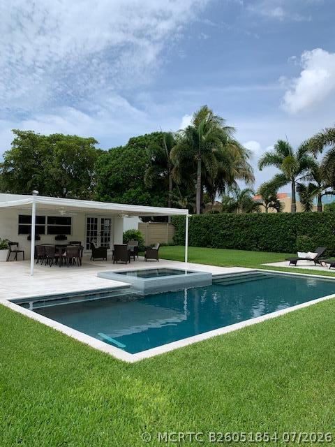 Foto del edificio - 839 Upland Rd