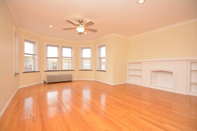 Building Photo - 4903 N St Louis Ave