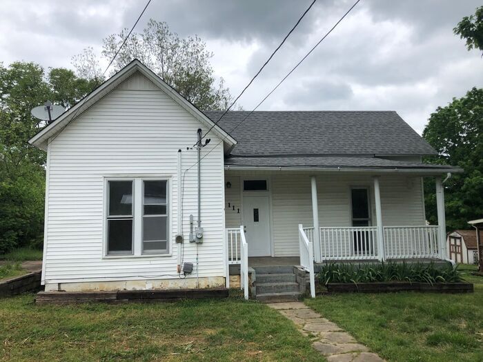 Primary Photo - Cute House!!! Ready Within a Week!!