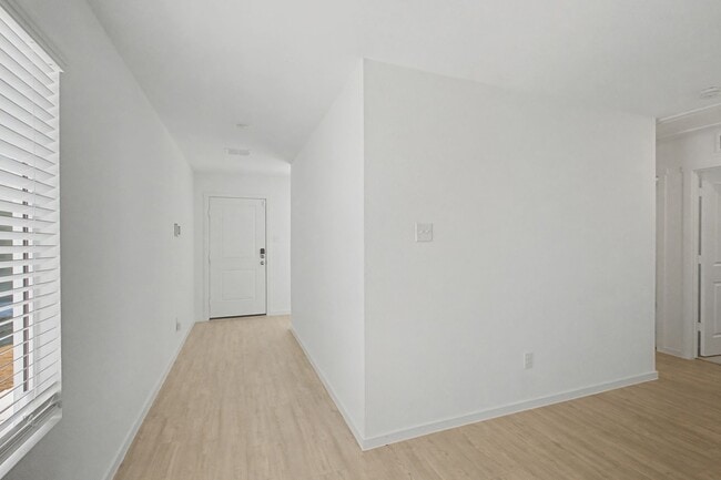 Foto del edificio - 6732 Bramblewood Dr