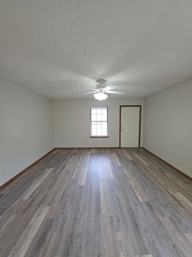 Foto del edificio - 614 E 23rd St