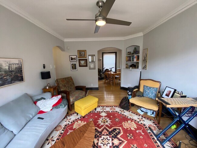 Building Photo - Jefferson Park modern 1BR! Heat, cooking g...