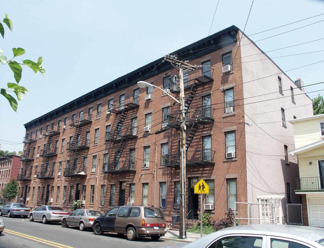 Building Photo - 200 6th St