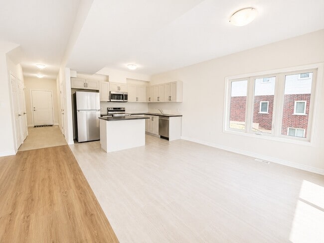 Building Photo - 70 Willson Dr