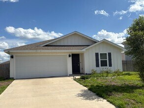 Building Photo - 807 Otto Loop