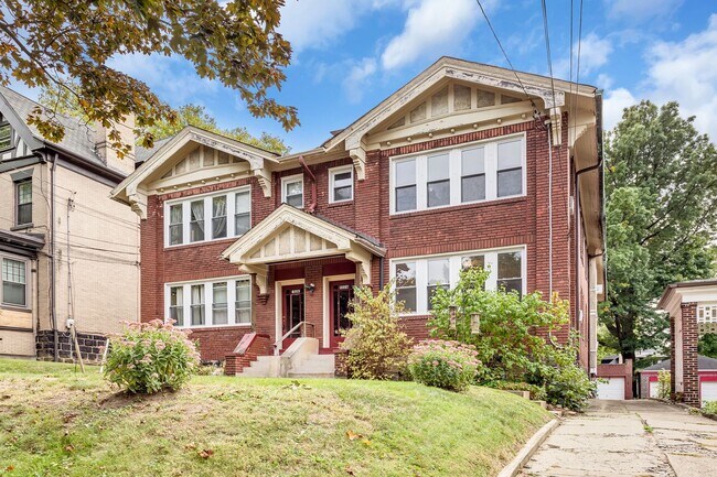 Building Photo - 5526 Beverly Pl