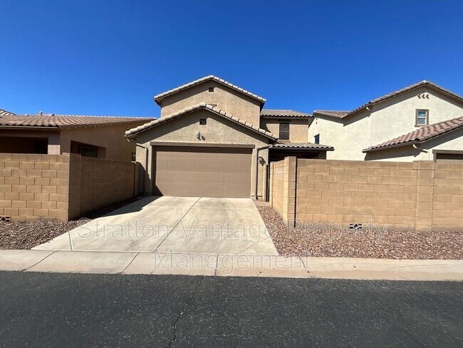Building Photo - 4137 E Devon Dr