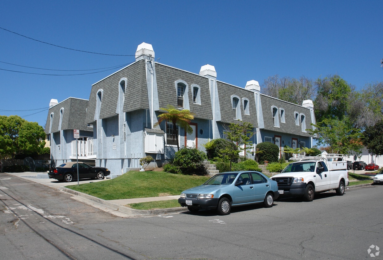 Studio, Apartments in San Diego, CA Westside Rentals