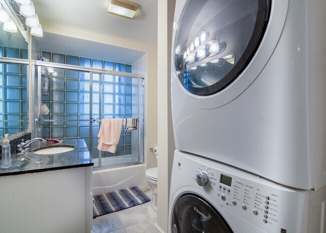 Building Photo - Fenway-Brookline 4-bed + 2-bath SEPT