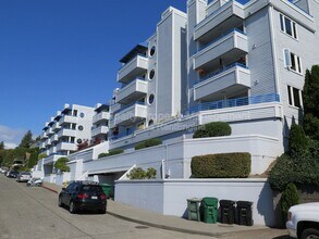 Building Photo - 2244 13th Ave W