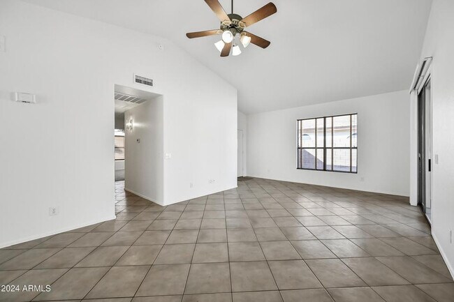 Foto del edificio - 2941 S 83rd St