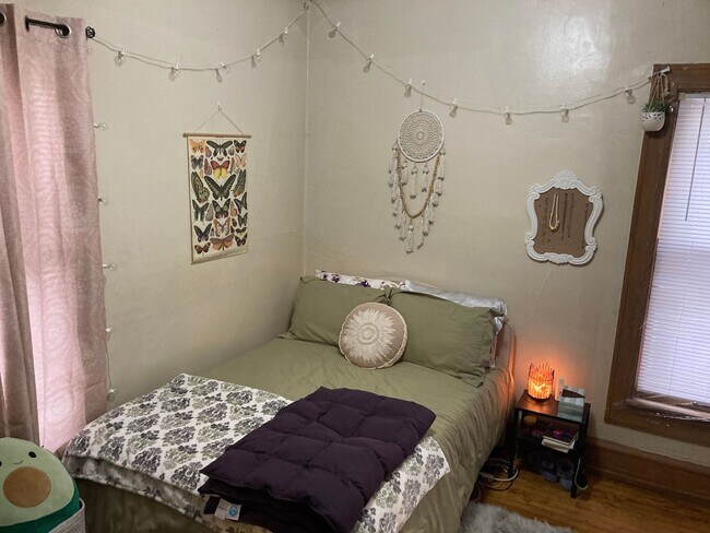 Foto del edificio - 2937 N Frederick Ave