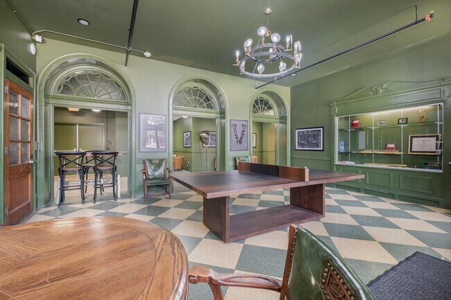 Foto del edificio - 301 N Mulberry St