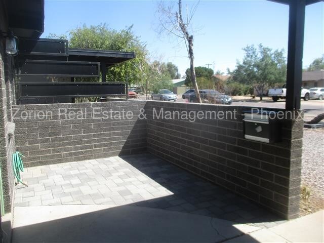 Foto del edificio - 826 W 9th St