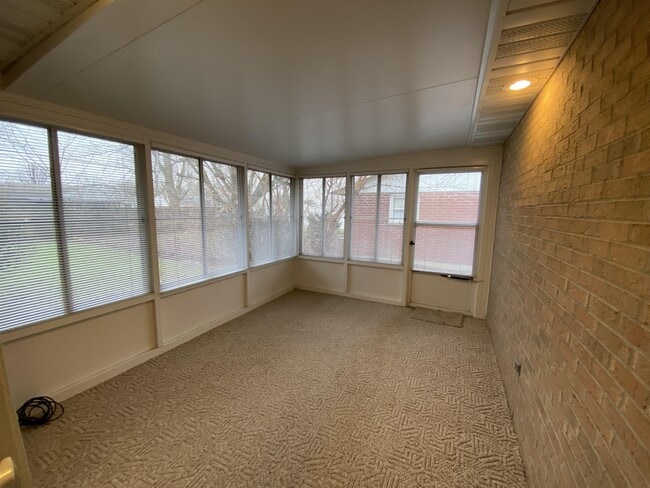 Building Photo - 161 Ark Ave