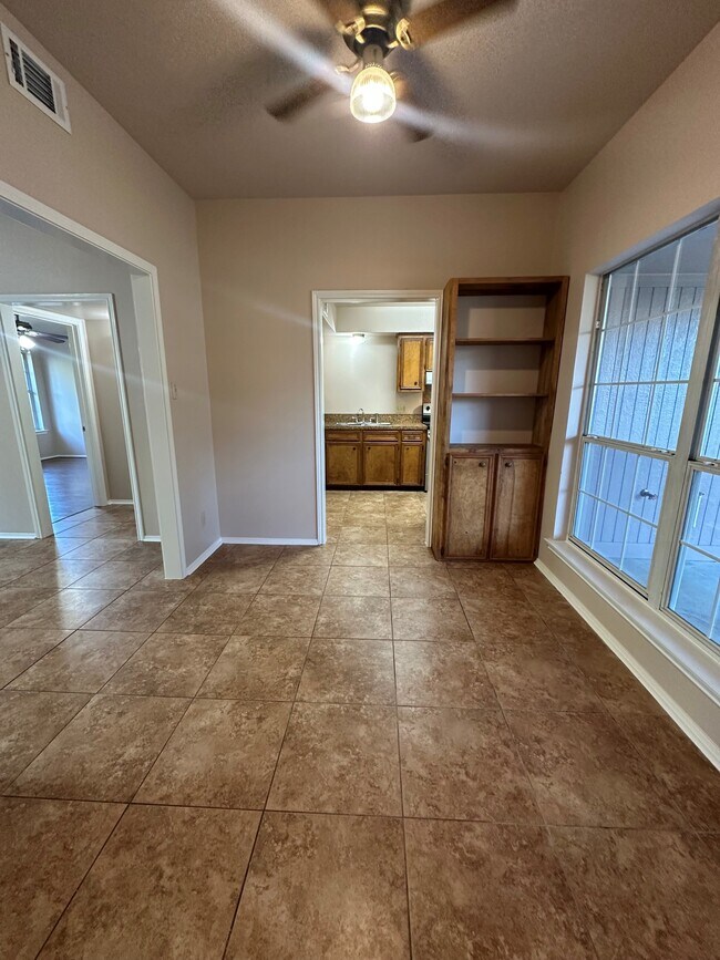 Foto del edificio - 2309 S Austin St