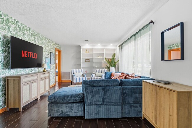 Foto del edificio - 1132 Gershwin Dr