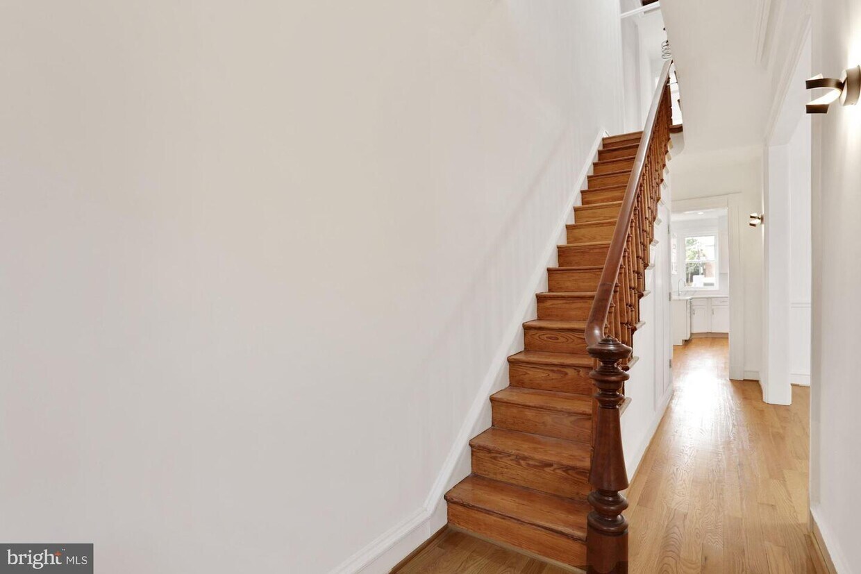 Primary Photo - 1215 S St NW