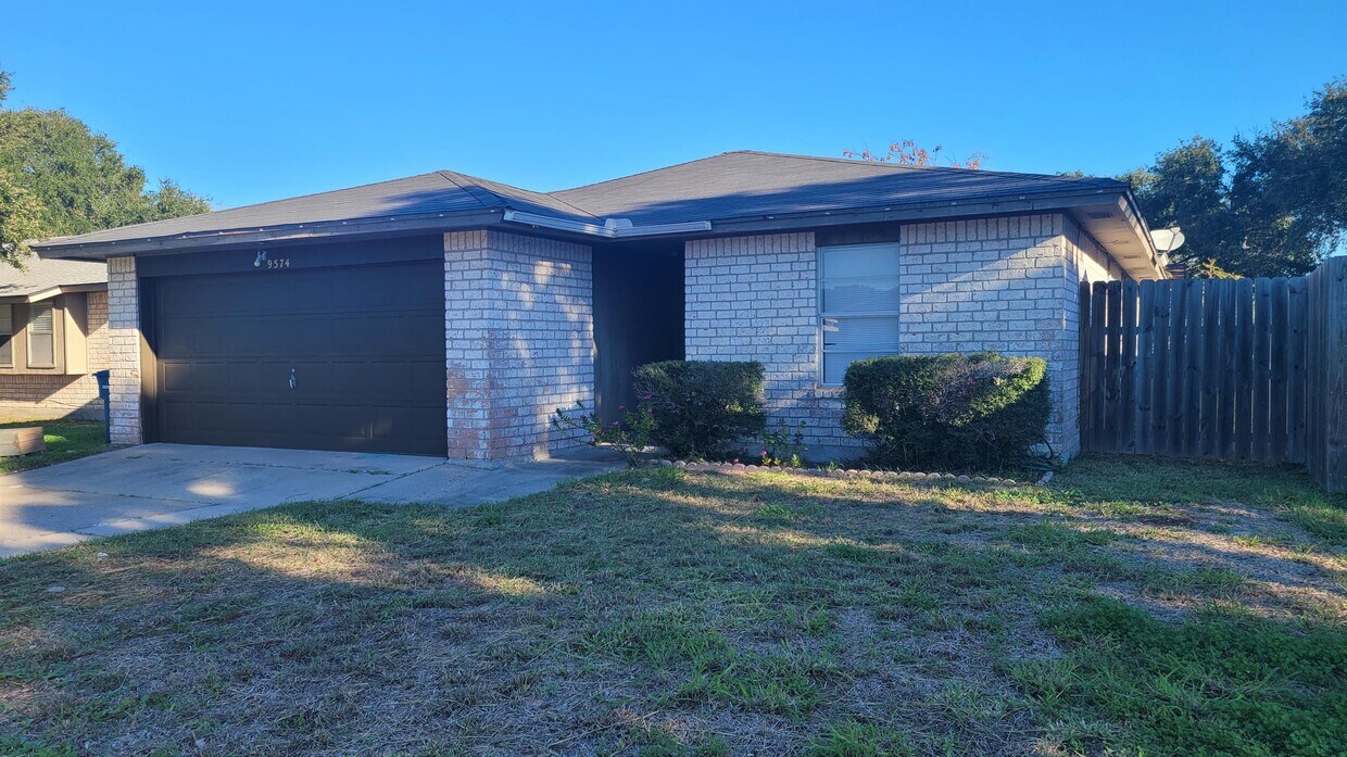 9574 Goldfinch Cir, Corpus Christi, TX 78418 House Rental in Corpus
