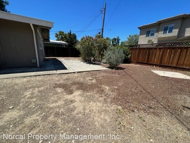 Building Photo - 3 br, 1 bath House - 18621 Medicus Ct