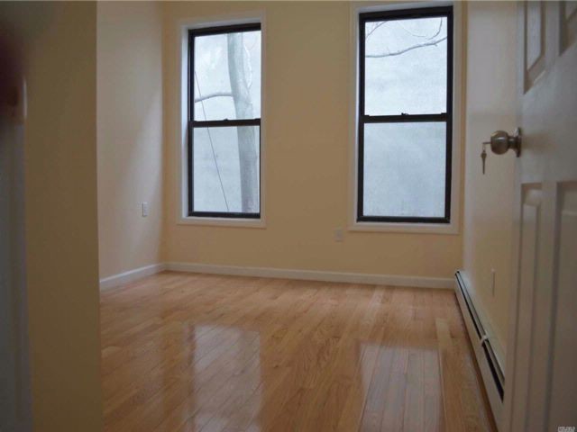 Building Photo - 4318 Greenpoint Ave