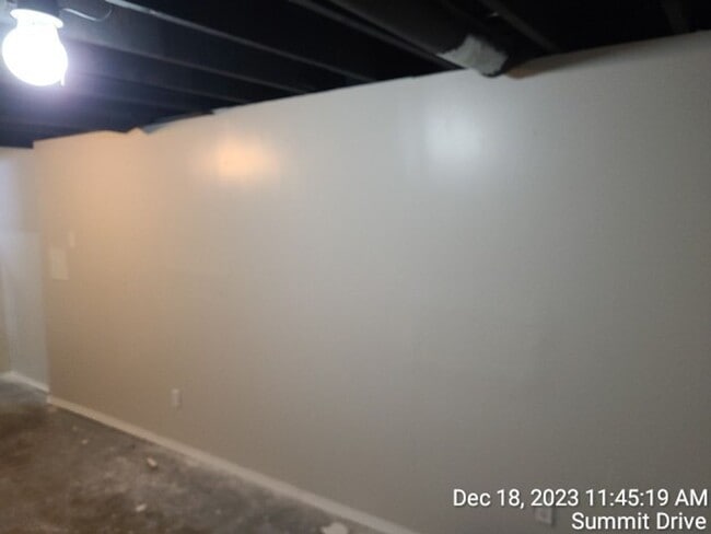Building Photo - Updated 2BD/1BA with Bonus room