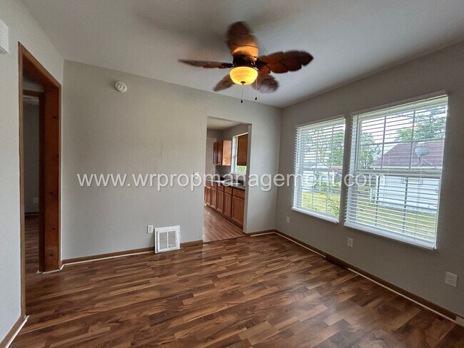 Foto del edificio - 1024 Elysian Ave