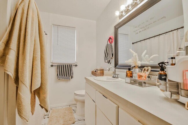 Foto del edificio - 5708 3rd St