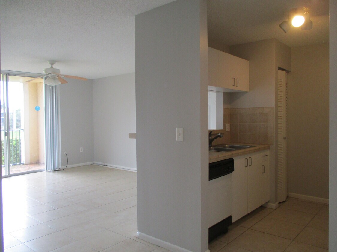 Primary Photo - 1701 Village Blvd