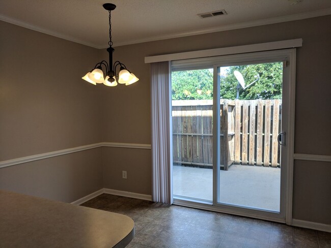Foto del edificio - 3821 E Vancroft Cir