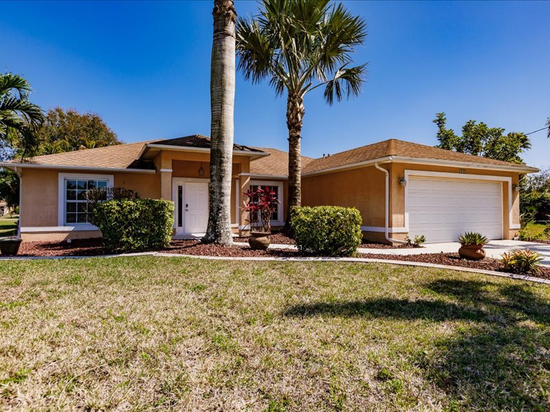 Primary Photo - 415 SW 29th Pl