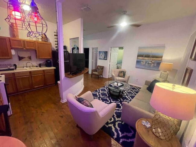 Building Photo - 2423 Avenue Q