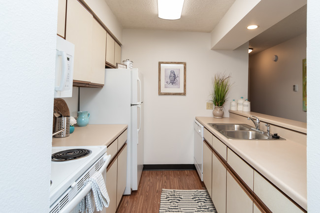 Kitchen with bar-top - Penbrooke Place