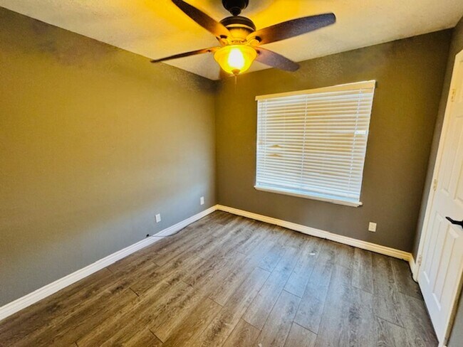 Foto del edificio - Westside Remodeled 3+2