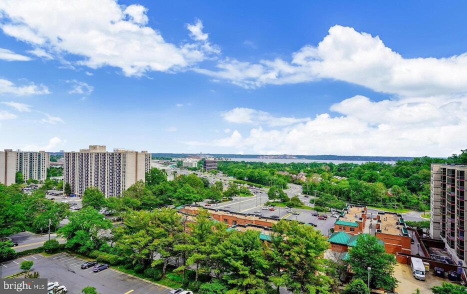 Foto principal - 2059 Huntington Ave