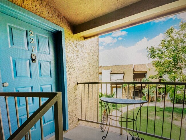Building Photo - 1111 E University Dr