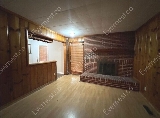 Building Photo - 9801 Greenlee Rd