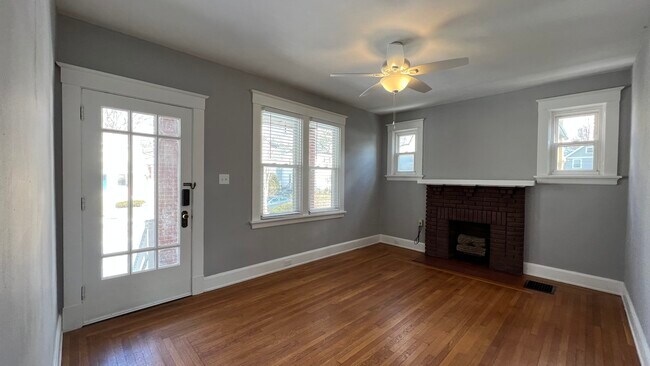 Living Room - 2727 Alberts Ct