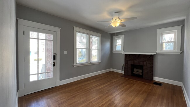 Living Room - 2727 Alberts Ct