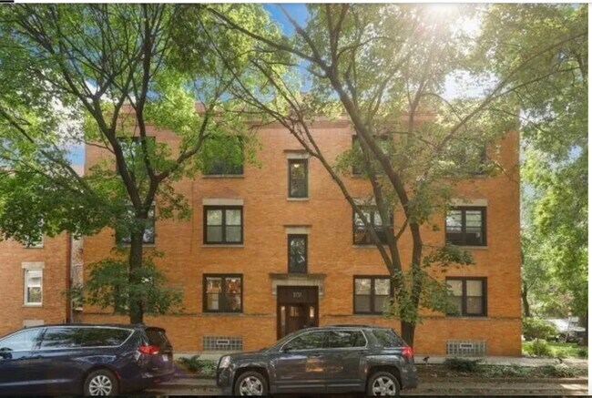 Foto del edificio - 3737 N Leavitt St